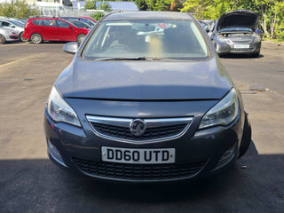 Opel Astra J 2011