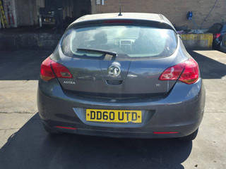 Opel Astra J 2011
