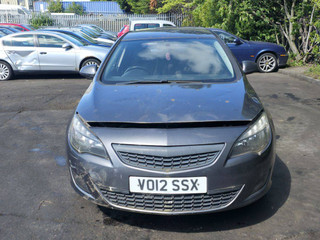 Opel Astra J 2012