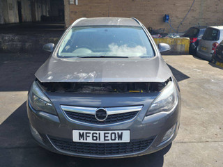 Opel Astra J 2011