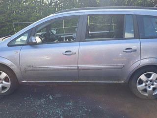 Opel Zafira 2  (B) 2006
