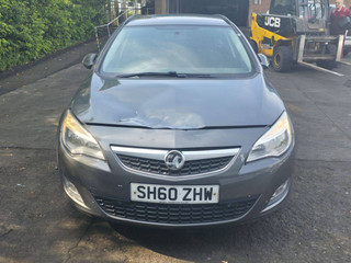 Opel Astra J 2011