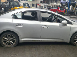 Toyota Avensis 3  (T270) рест. 2012