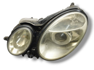 Фара Xenon левая Mercedes-Benz E-Класс W211/S211 2005, 3.0 л., CDi, OM 642.920, дизель, АКПП, cubanitsilber / 723, седан, задний привод, правый руль, A2118201561