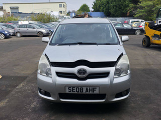 Toyota Corolla Verso 2  AR10 рест. 2008