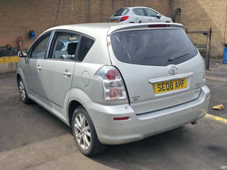 Toyota Corolla Verso 2  AR10 рест. 2008
