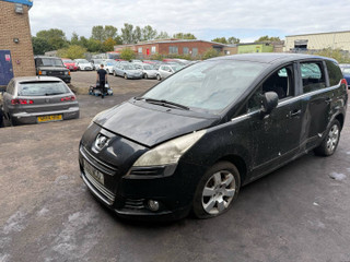 Peugeot 5008  T8 2011