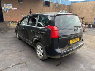 Peugeot 5008  T8 2011