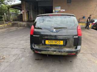 Peugeot 5008  T8 2011