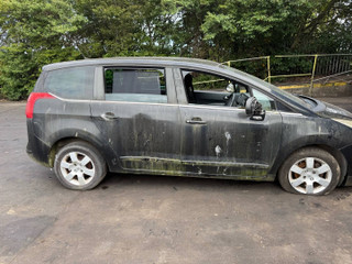 Peugeot 5008  T8 2011