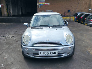 Mini Cooper рест. R50 2005