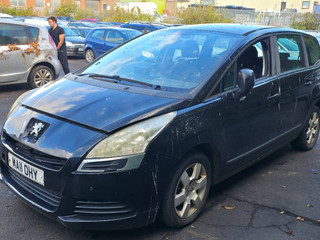 Peugeot 5008  T8 2011