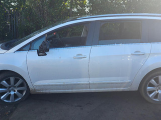 Peugeot 5008  T8 2013