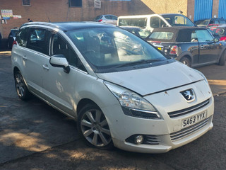 Peugeot 5008  T8 2013