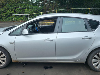 Opel Astra J 2011