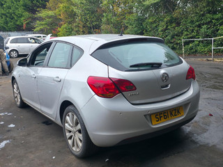 Opel Astra J 2011