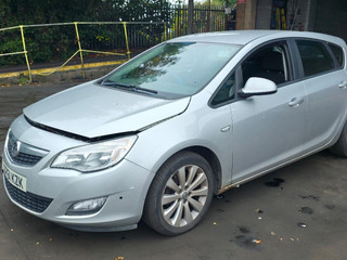 Opel Astra J 2011
