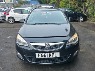 Opel Astra J 2011
