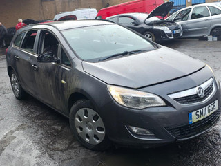 Opel Astra J 2011