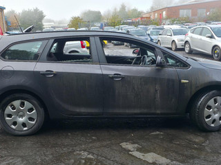 Opel Astra J 2011