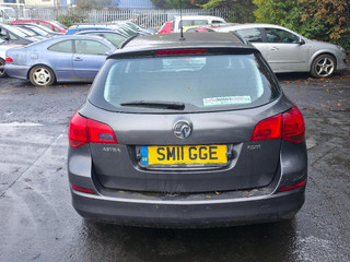 Opel Astra J 2011