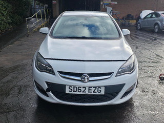 Opel Astra J рест. 2012