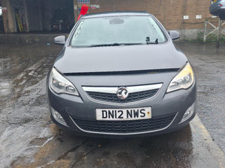 Opel Astra J 2012