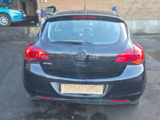 Opel Astra J 2010