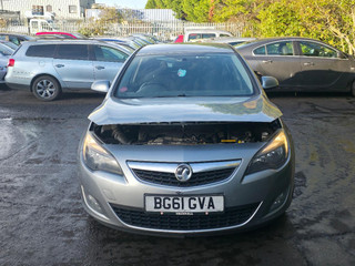 Opel Astra J 2011