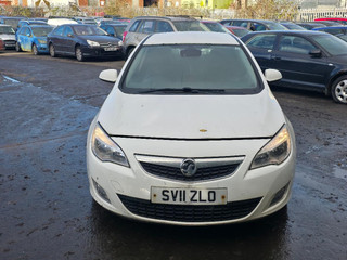Opel Astra J 2011