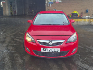 Opel Astra J 2012