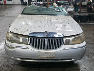 Lincoln Town Car 3 FN145 2000