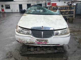 Lincoln Town Car 3 FN145 1999