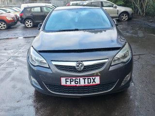 Opel Astra J 2011
