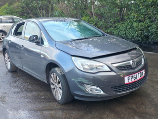 Opel Astra J 2011
