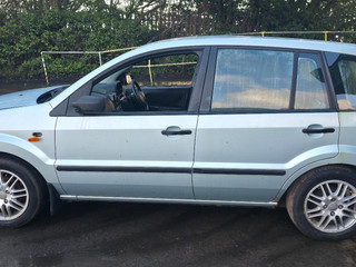 Ford Fusion 2004