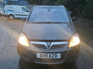 Opel Zafira 2  (B) рест. 2011
