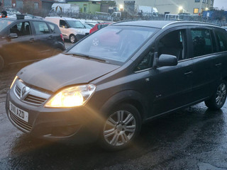 Opel Zafira 2  (B) рест. 2011