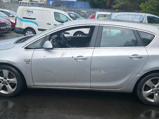 Opel Astra J 2012