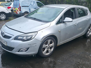 Opel Astra J 2012