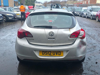 Opel Astra J 2012