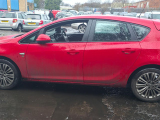 Opel Astra J 2011