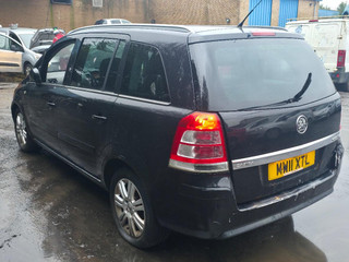 Opel Zafira 2  (B) рест. 2011