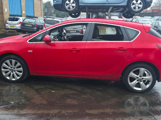 Opel Astra J 2011