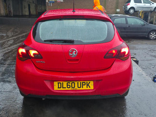 Opel Astra J 2011