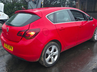Opel Astra J 2011