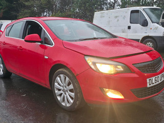 Opel Astra J 2011