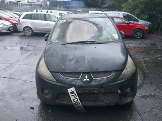 Mitsubishi Grandis 2005