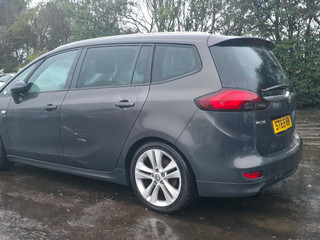 Opel Zafira 3  (C) 2015