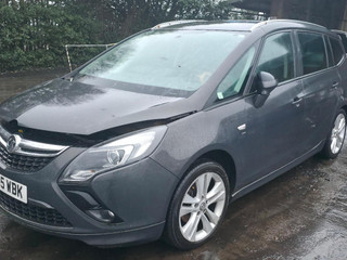 Opel Zafira 3  (C) 2015